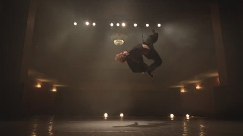 Воздушный театр «Летающие люди» — видео выступления