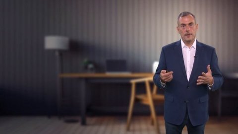Спикер по бренду и PR Дмитрий Сендеров — видео выступления