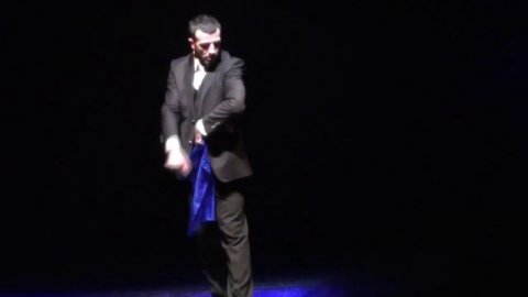 Фокусник-иллюзионист Алексей Шаговик — видео выступления
