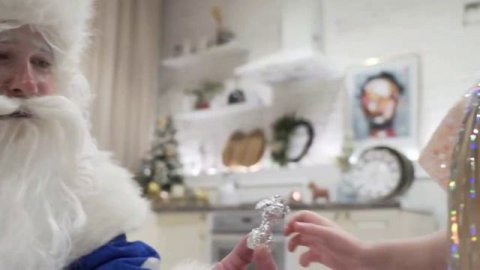 Дед Мороз и Снегурочка Виталий и Мария Ильченко — видео выступления