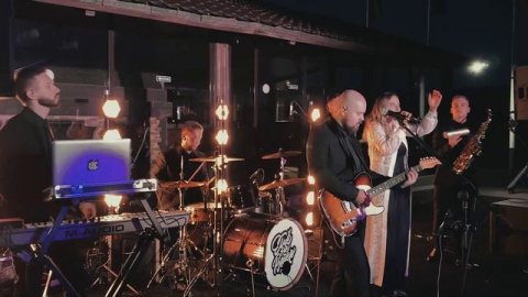Кавер-группа «Ещё не вечер» — видео выступления
